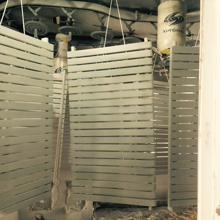 Beach chair spraying